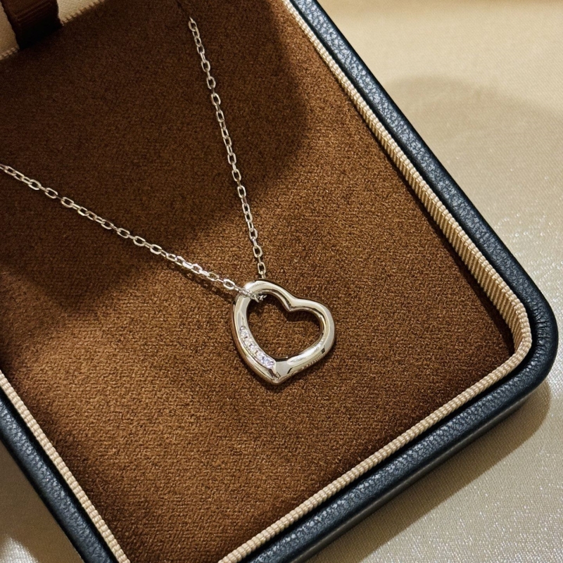 T*f*ny necklaces